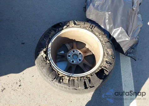 2020 Toyota Rav4 Xle z USA, uszkodzony, nr VIN 2T3W1RFV6LC060235